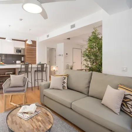 Chezmoihomes Plaza Nueva Luxury 公寓