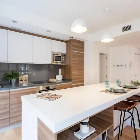 Chezmoihomes Plaza Nueva Luxury 公寓